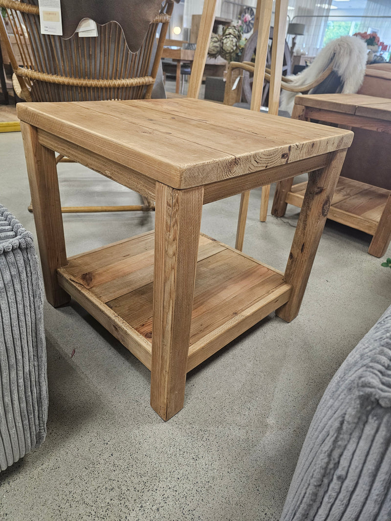 Dandou Side Table With Shelf Pine