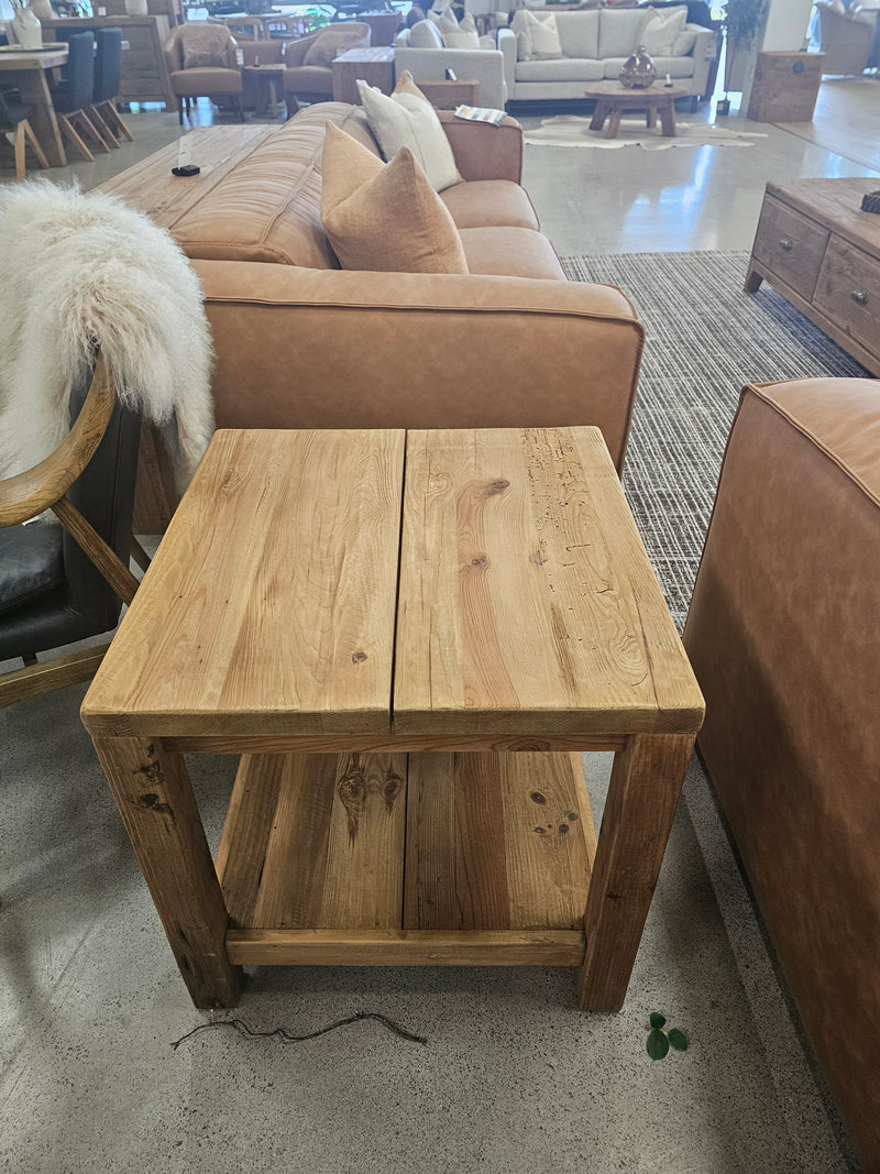 Dandou Side Table With Shelf Pine