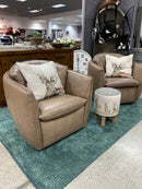 Shelly swivel Chair in Leather