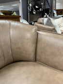 Shelly swivel Chair in Leather
