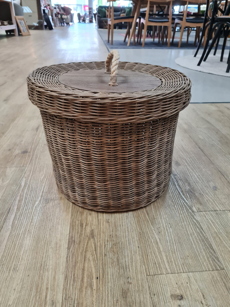 Small Laundry basket with wooden top