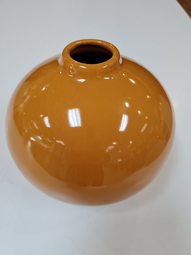 Saffon Vase
