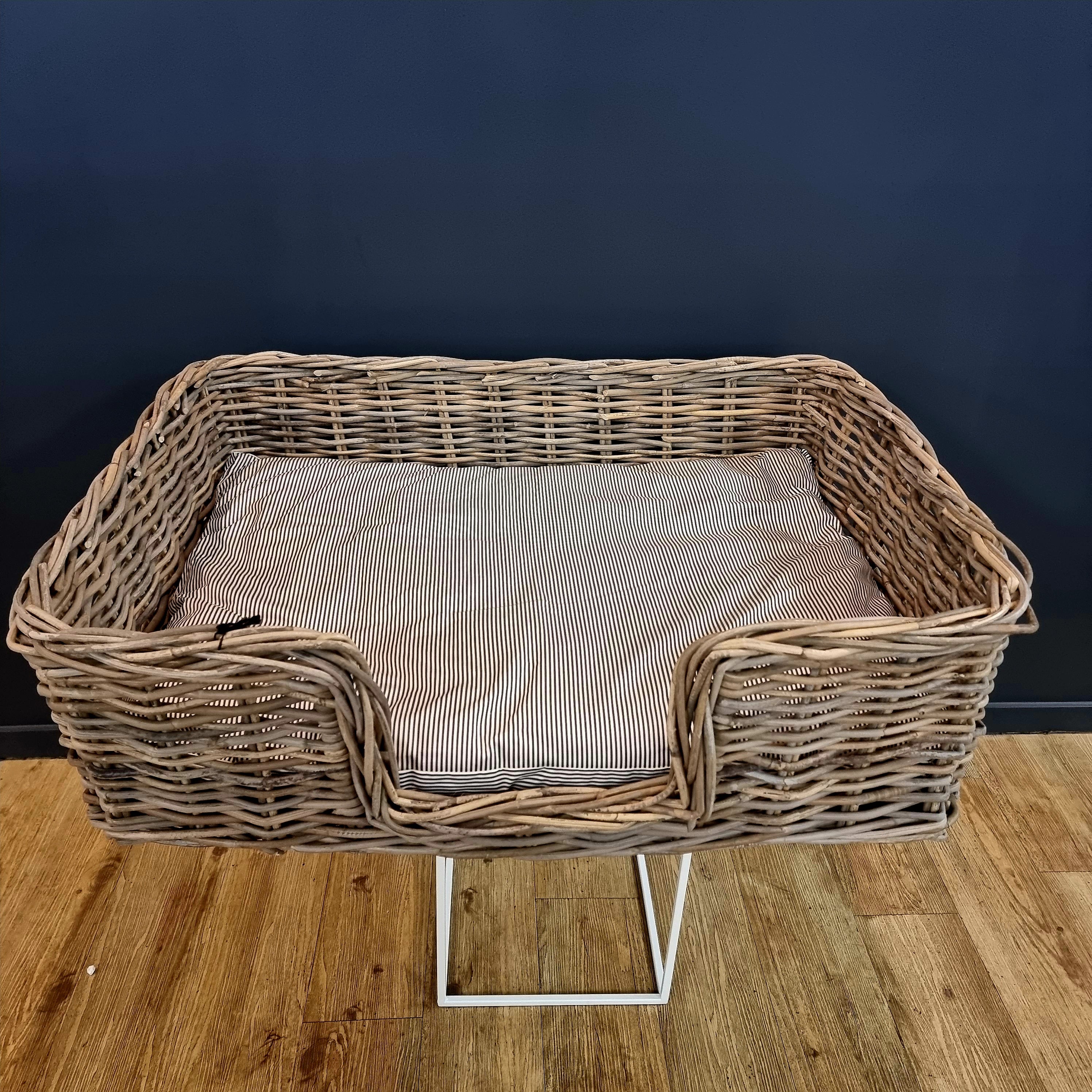 Grove Dog Bed Medium