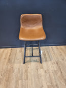 Rustic barstool (cognac)