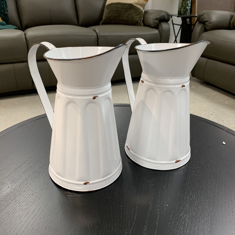 Classic Metal jug - white with black rim
